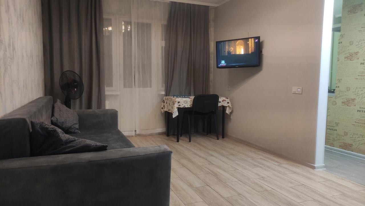Apartment Near City Center On Peremohy Avenue 46 Chernihiv Ngoại thất bức ảnh