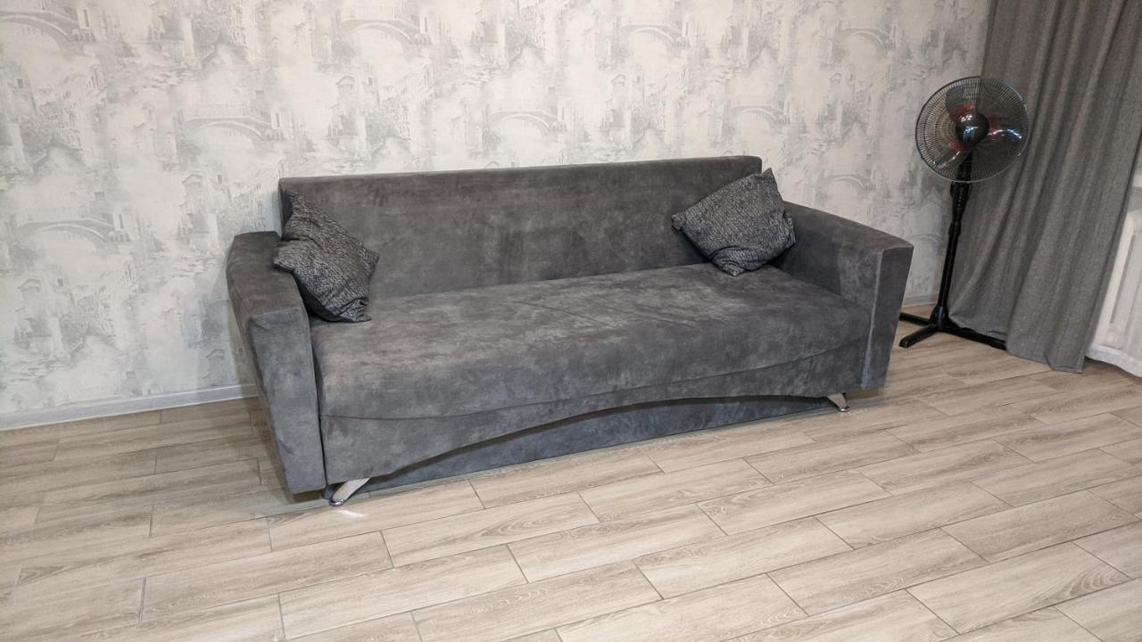 Apartment Near City Center On Peremohy Avenue 46 Chernihiv Ngoại thất bức ảnh
